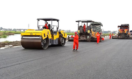 蒸汽發(fā)生器有效避免瀝青道路凝結(jié)老化