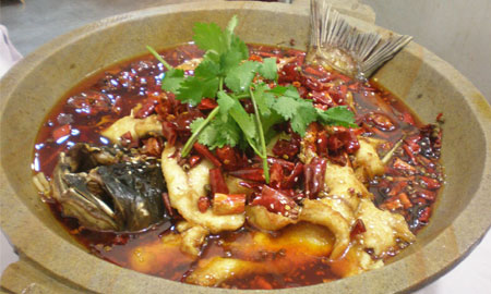 蒸汽發(fā)生器石鍋魚與傳統(tǒng)石鍋魚烹飪方法有何不同？