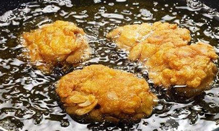 高溫電加熱蒸汽發(fā)生器為油炸食物保質(zhì)保量