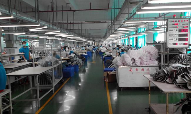 服裝廠使用蒸汽發(fā)生器來加濕車間空氣