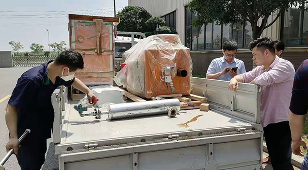 陜西100kg/h電加熱蒸汽發(fā)生器裝車